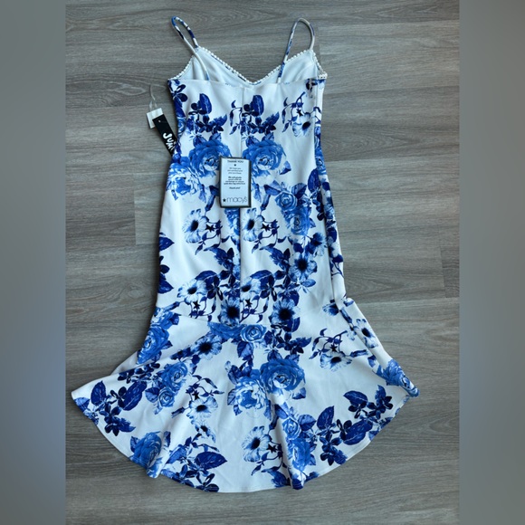 NWT. Size M. JUMP Juniors' Flounce high-Low Floral Print Sheath Dress - Picture 4 of 6